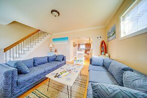 1 Block to Bridge Street: Lake Erie Vacation Home!