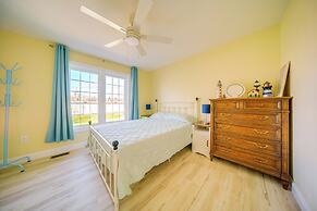 1 Block to Bridge Street: Lake Erie Vacation Home!