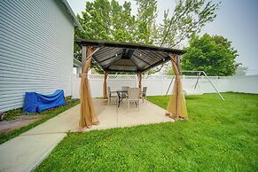 1 Block to Bridge Street: Lake Erie Vacation Home!