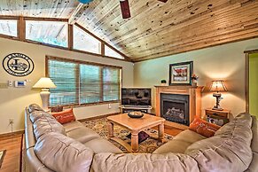 Charming Getaway w/ Lake Cumberland Views!