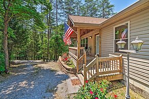 Charming Getaway w/ Lake Cumberland Views!