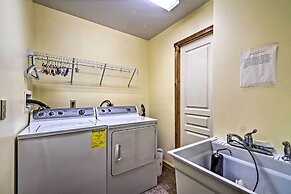 Charming Getaway w/ Lake Cumberland Views!