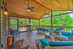 Charming Getaway w/ Lake Cumberland Views!