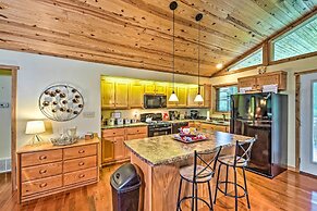 Charming Getaway w/ Lake Cumberland Views!