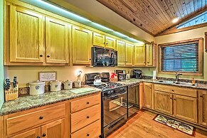 Charming Getaway w/ Lake Cumberland Views!