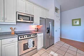 Southport Condo With Fire Pit, Deck & Private Pool