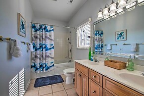 Southport Condo With Fire Pit, Deck & Private Pool