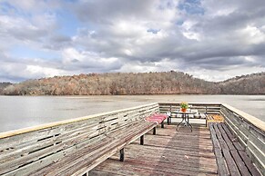 Athens Vintage Fishing Cabin on Elk River!