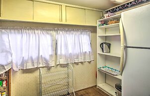 Athens Vintage Fishing Cabin on Elk River!