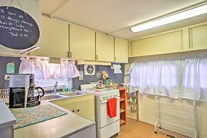 Athens Vintage Fishing Cabin on Elk River!