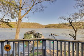 Athens Vintage Fishing Cabin on Elk River!