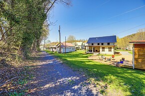 Stunning Damascus Vacation Rental w/ Fire Pit!