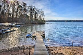 Pet-friendly Fair Play Getaway w/ Boat Dock!