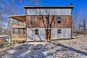 Pet-friendly Fair Play Getaway w/ Boat Dock!