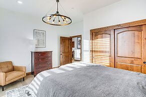 Mountain-view Condo in the Heart of Edwards!