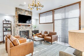 Mountain-view Condo in the Heart of Edwards!