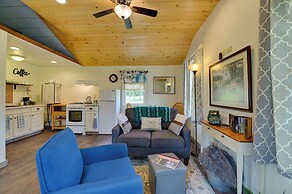 Quiet Country Escape: Fire Pit, Fish On-site!