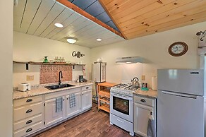 Quiet Country Escape: Fire Pit, Fish On-site!