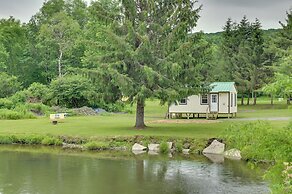 Quiet Country Escape: Fire Pit, Fish On-site!