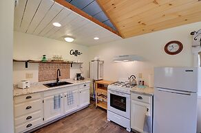 Quiet Country Escape: Fire Pit, Fish On-site!