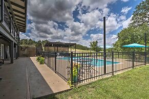 Chic Family-friendly Home With Outdoor Oasis!