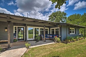 Chic Family-friendly Home With Outdoor Oasis!