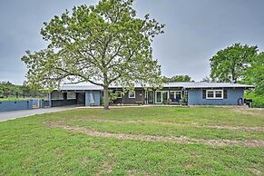 Chic Family-friendly Home With Outdoor Oasis!