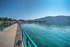 Modern Manson Condo w/ Pool & Lake Chelan Views!