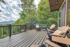 Luxe Blue Ridge Mountain Retreat w/ Sauna + Creek!