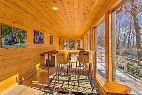 Luxe Blue Ridge Mountain Retreat w/ Sauna + Creek!