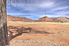 Modern Kanab Cottage w/ View < 1 Mi to Hiking!