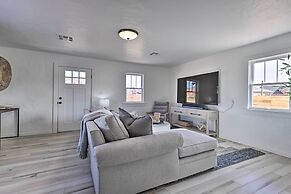 Modern Kanab Cottage w/ View < 1 Mi to Hiking!