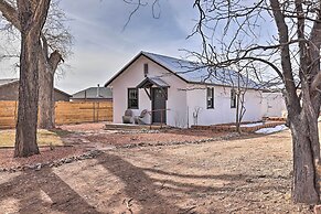 Modern Kanab Cottage w/ View < 1 Mi to Hiking!