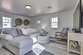 Modern Kanab Cottage w/ View < 1 Mi to Hiking!