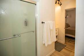 Modern Kanab Cottage w/ View < 1 Mi to Hiking!