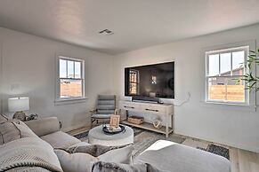 Modern Kanab Cottage w/ View < 1 Mi to Hiking!