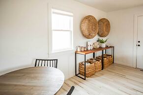 Modern Kanab Cottage w/ View < 1 Mi to Hiking!