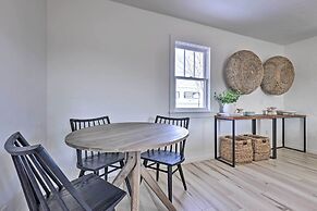 Modern Kanab Cottage w/ View < 1 Mi to Hiking!