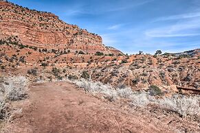 Modern Kanab Cottage w/ View < 1 Mi to Hiking!