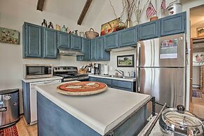 Cozy Wintergreen Cabin Near Mountain Inn & Slopes!