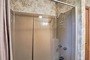 Pet-friendly New Auburn Apt w/ On-site Lake!