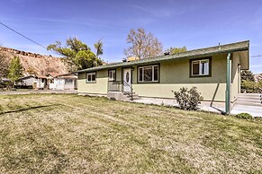 Picturesque Palisade Home: Mt Garfield Views!