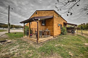 'the Bovard Lodge' Rustic Cabin Near Ohio River!