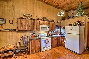 'the Bovard Lodge' Rustic Cabin Near Ohio River!