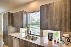 Bright & Spacious Houston Townhome: Near Dtwn