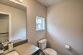Bright & Spacious Houston Townhome: Near Dtwn