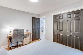 Modern Middletown Retreat, Minutes to Downtown!