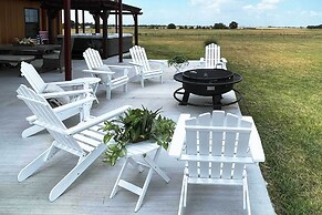 'the Copper Roost': Lake Texoma Escape w/ Hot Tub