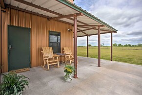 'the Copper Roost': Lake Texoma Escape w/ Hot Tub