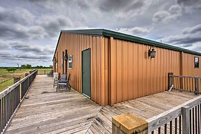'the Copper Roost': Lake Texoma Escape w/ Hot Tub